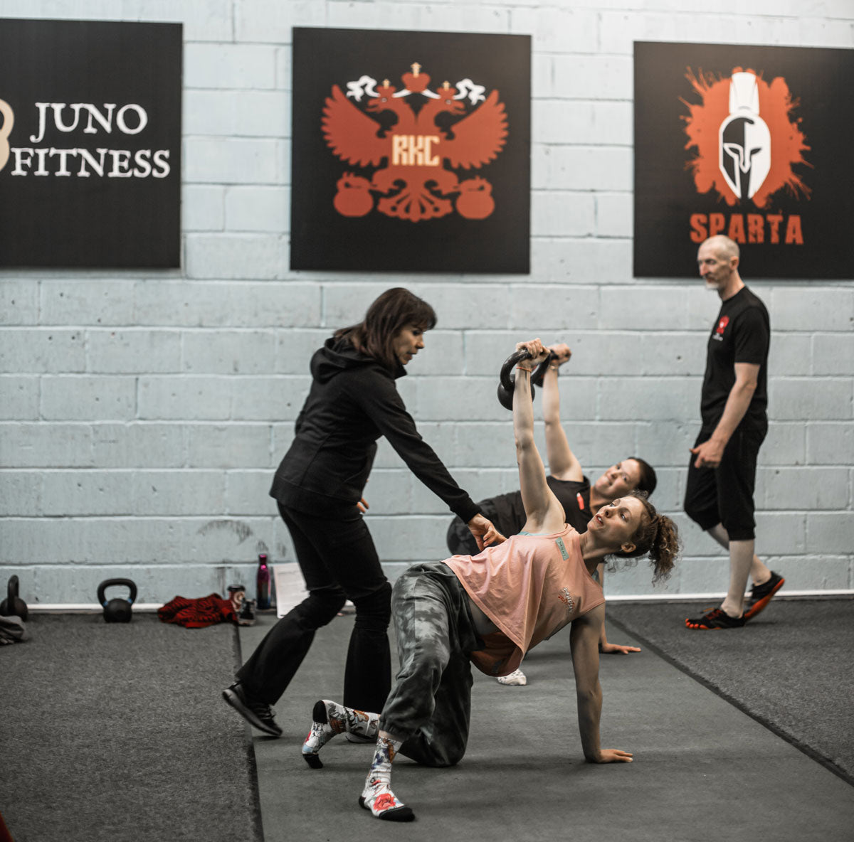 ケトルベル　RKC(ドラゴンドア)16kg IVANNKO8kg セット販売 ロシアンケトルベル16kg ドラゴンドア - メルカリ